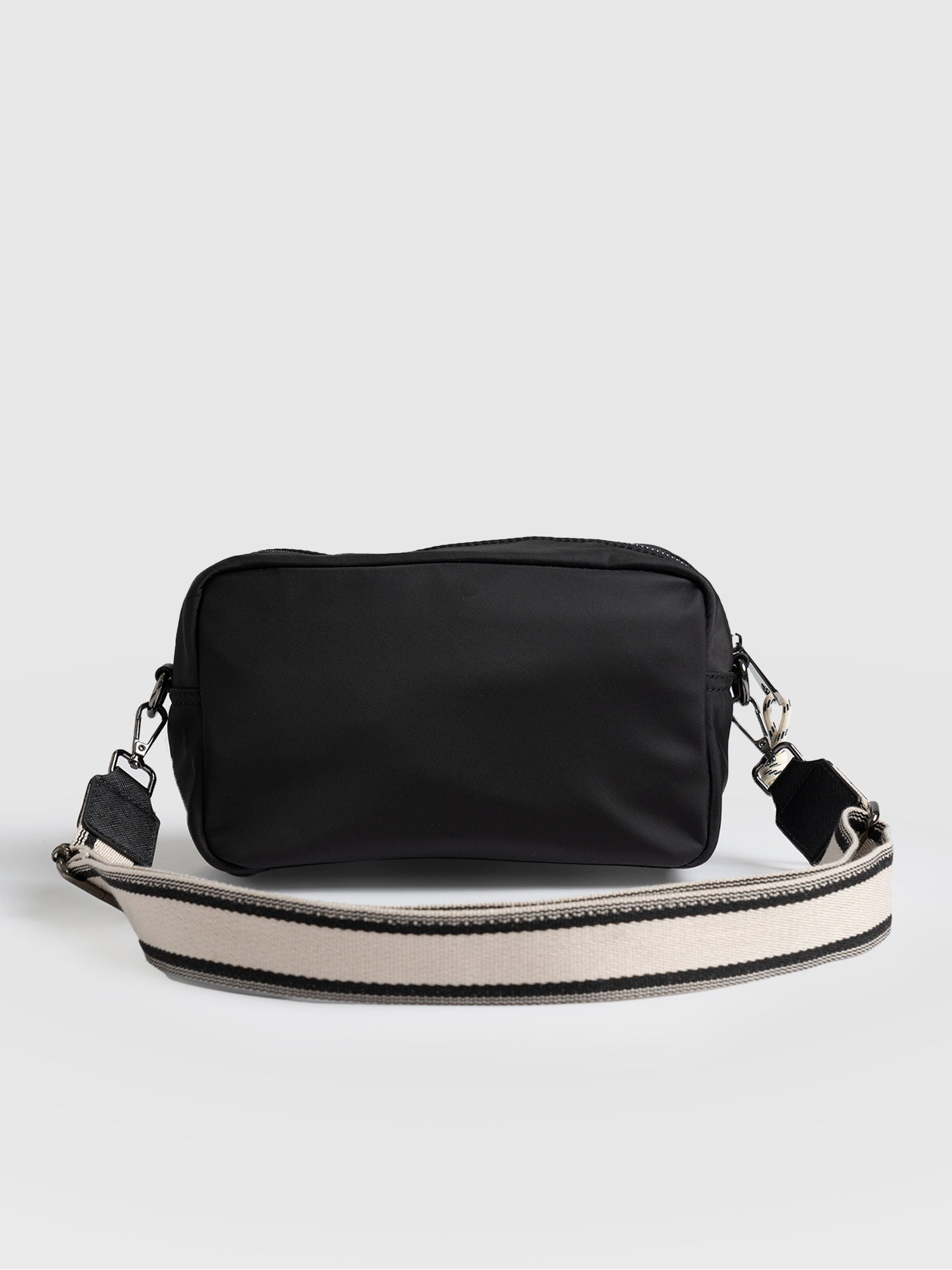 Camera Bag Black - Women's Cross-body Bag | Saint + Sofia® EU